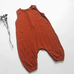 salopette pour enfant en lin et coton rouge
